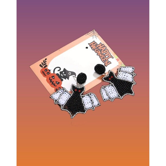 New- Batty Halloween Earrings Black/White Seed Beads White Sequins Lightweight - Picture 5 of 5